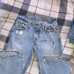 American Eagle Outfitters Women's Light Blue Ripped Boyfriend Jeans